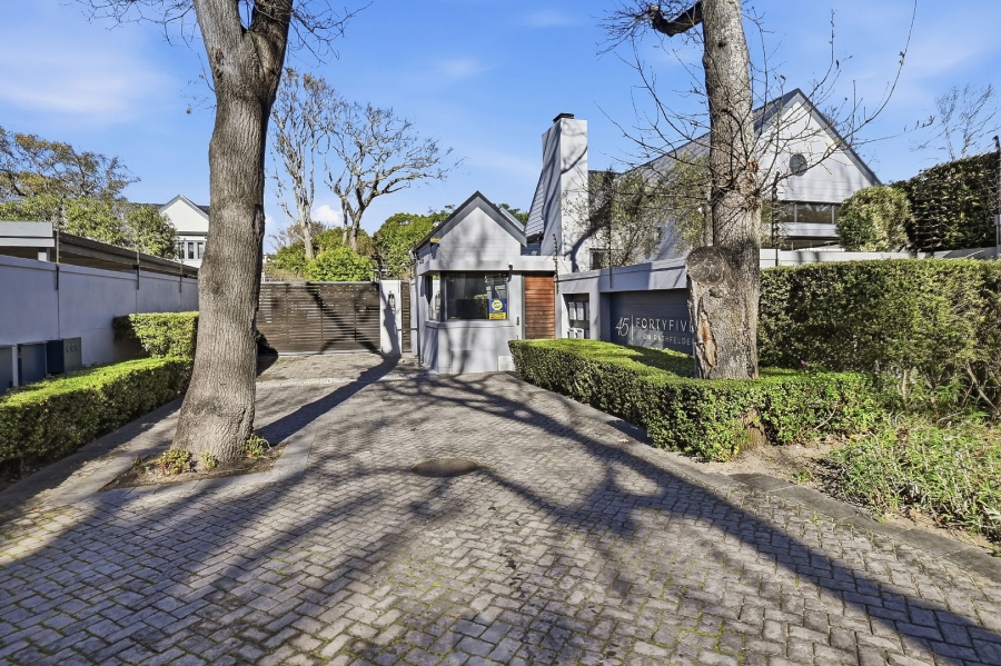 4 Bedroom Property for Sale in Constantia Western Cape